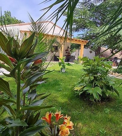 Gite Les 2 Cedres Vila Cardet Exterior foto